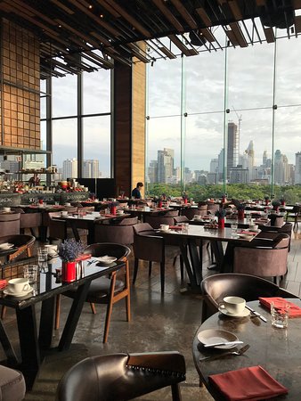 Restaurants & Deluxe lounges